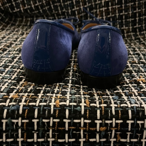 NWOB Size EU 37 (6.5) cobalt blue suede ballet flats with patent leather toe cap - Picture 4 of 9